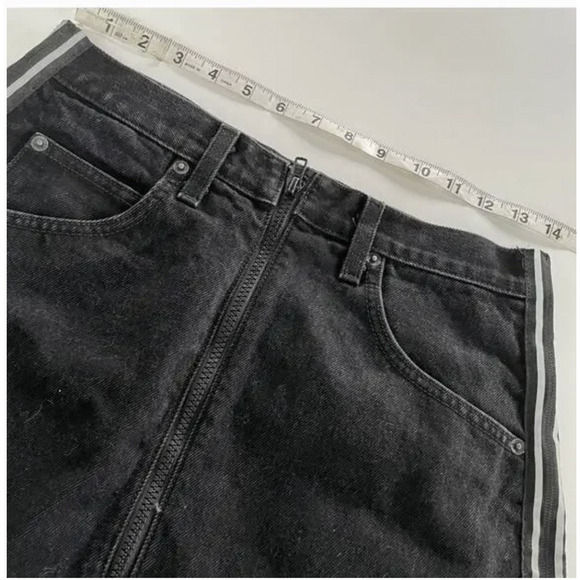 Carmar Skirt Womens 26 Black Denim High Rise Frayed Hem Side Stripe Zip Mini - Picture 6 of 7